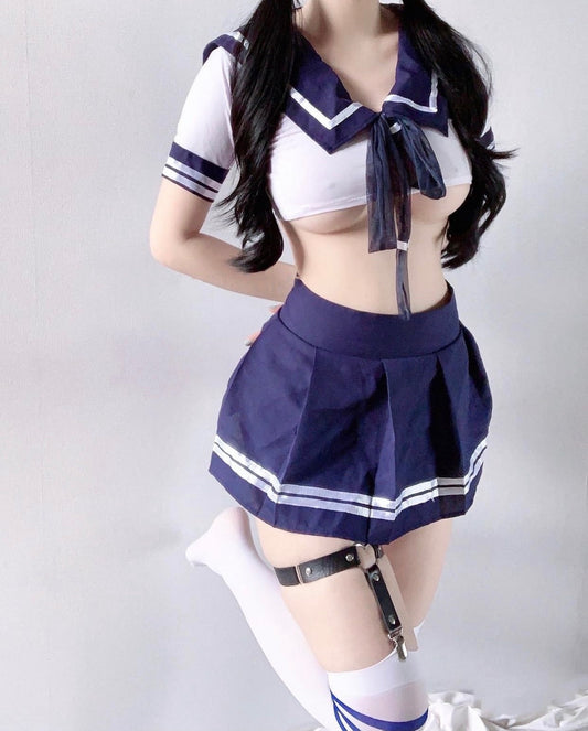 Underboob Seifuku